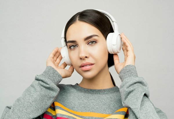 Navigating elegance: the complete guide to choosing the perfect leather bag for a chic day in edinburgh