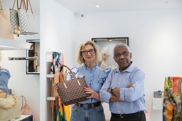 Mastering the art of kimono jackets: stylish tips to own any uk event!